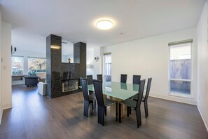 Dining - Beautiful House in Richmond center (Richmond)