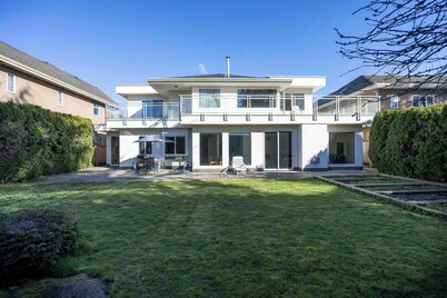 Beautiful House in Richmond center