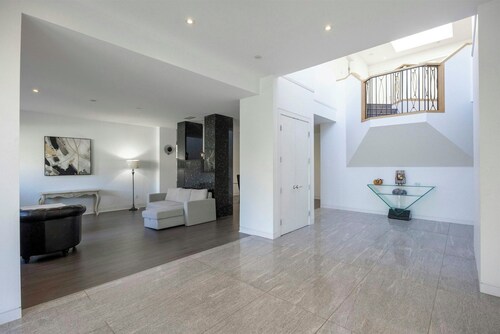 Beautiful House in Richmond center