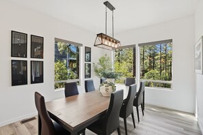 Dining - Luxury Lodge | Hot Tub + Views | 5 Min to DT (Prescott)