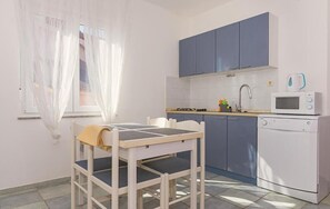 Fridge, microwave, stovetop, dishwasher - Amazing apartment in Pirovac with house sea view (Pirovac)