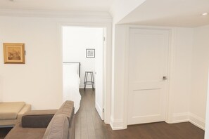Interior - Comfortable Mississauga Stay, Private Entry, Laundry & Wi-Fi (Mississauga)