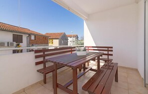Outdoor dining - Awesome apartment in Pirovac with WiFi (Pirovac)