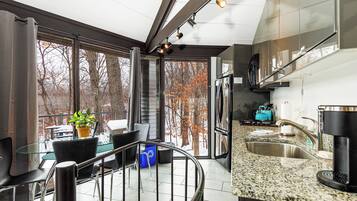 Fridge, microwave, stovetop, coffee/tea maker