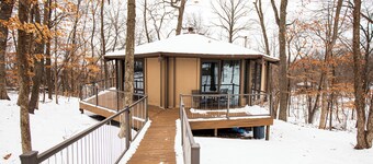 New - UFO - Unique Forest Outpost with Hot Tub