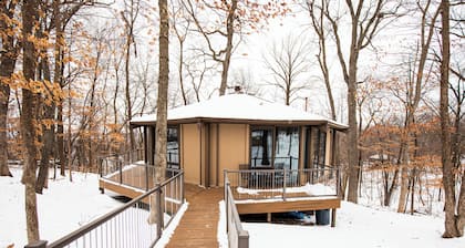 New - UFO - Unique Forest Outpost with Hot Tub