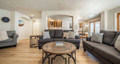 4BR Walk to Lake & Restaurants - Dog-Friendly Home - Game Room & Fire Pit