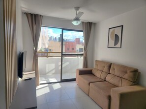 Basic Apartment | Living area