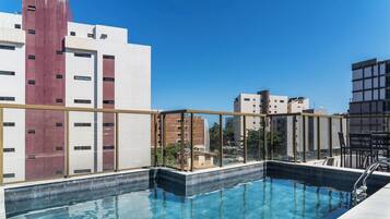 حمّام سباحة خارجي