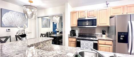 Pappersservetter, matbord och köksöar