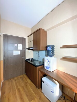 Economy Single Room, Balcony | Private kitchen