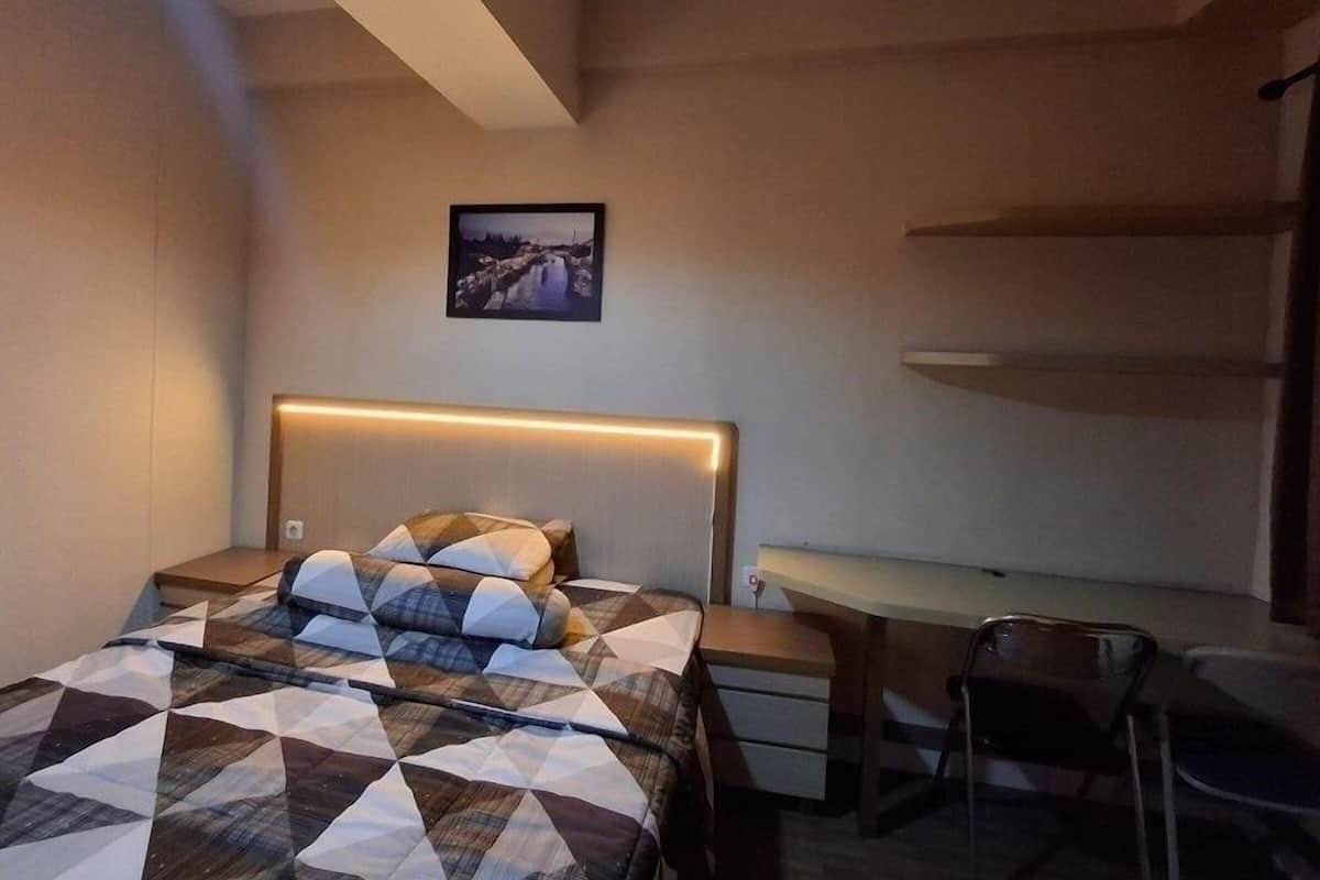 Basic-Studio, Balkon, Stadtblick | Schreibtisch, laptopgeeigneter Arbeitsplatz, kostenloses WLAN