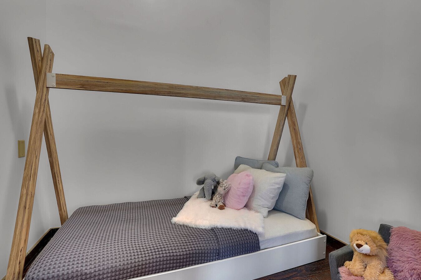 Bonus Twin Bed in Master for small children