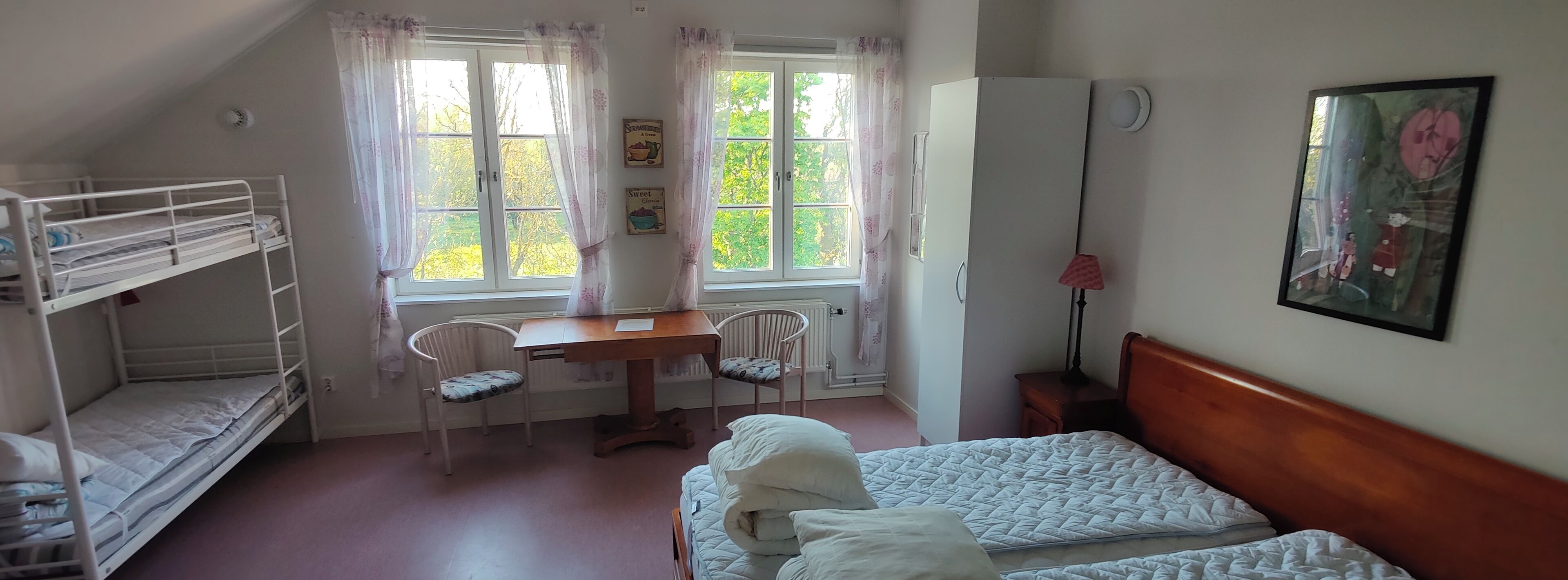 بديكورات فريدة لكل غرفة وطراز فريد لكل وحدة وستائر تعتيم وواي فاي مجانًا