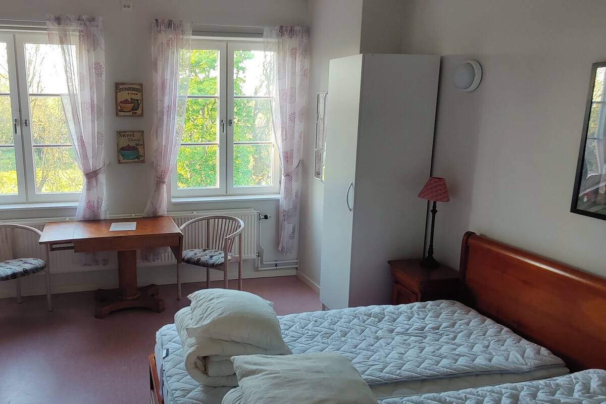 Comfort Quadruple Room | Blackout drapes, WiFi (free), individually decorated
