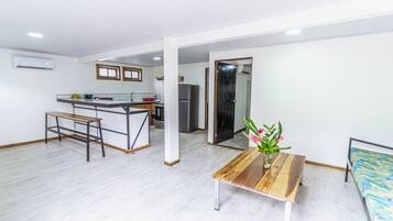 Single Room | Living area