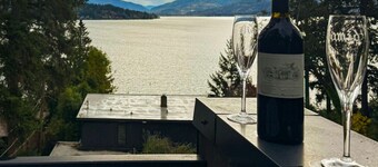 Bayview Modern Luxury by the Lake