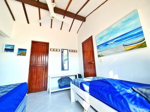 4 slaapkamers, een strijkplank/strijkijzer, wifi, beddengoed