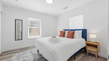 3 bedrooms, iron/ironing board, travel crib, WiFi (free)