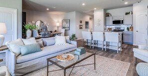 Smart TV - Beautiful 3-bedroom house in charming Lake Charles with AC,and 2 full bathrooms. (Lake charles)