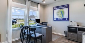 Business centre - Beautiful 3-bedroom house in charming Lake Charles with AC,and 2 full bathrooms. (Lake charles)