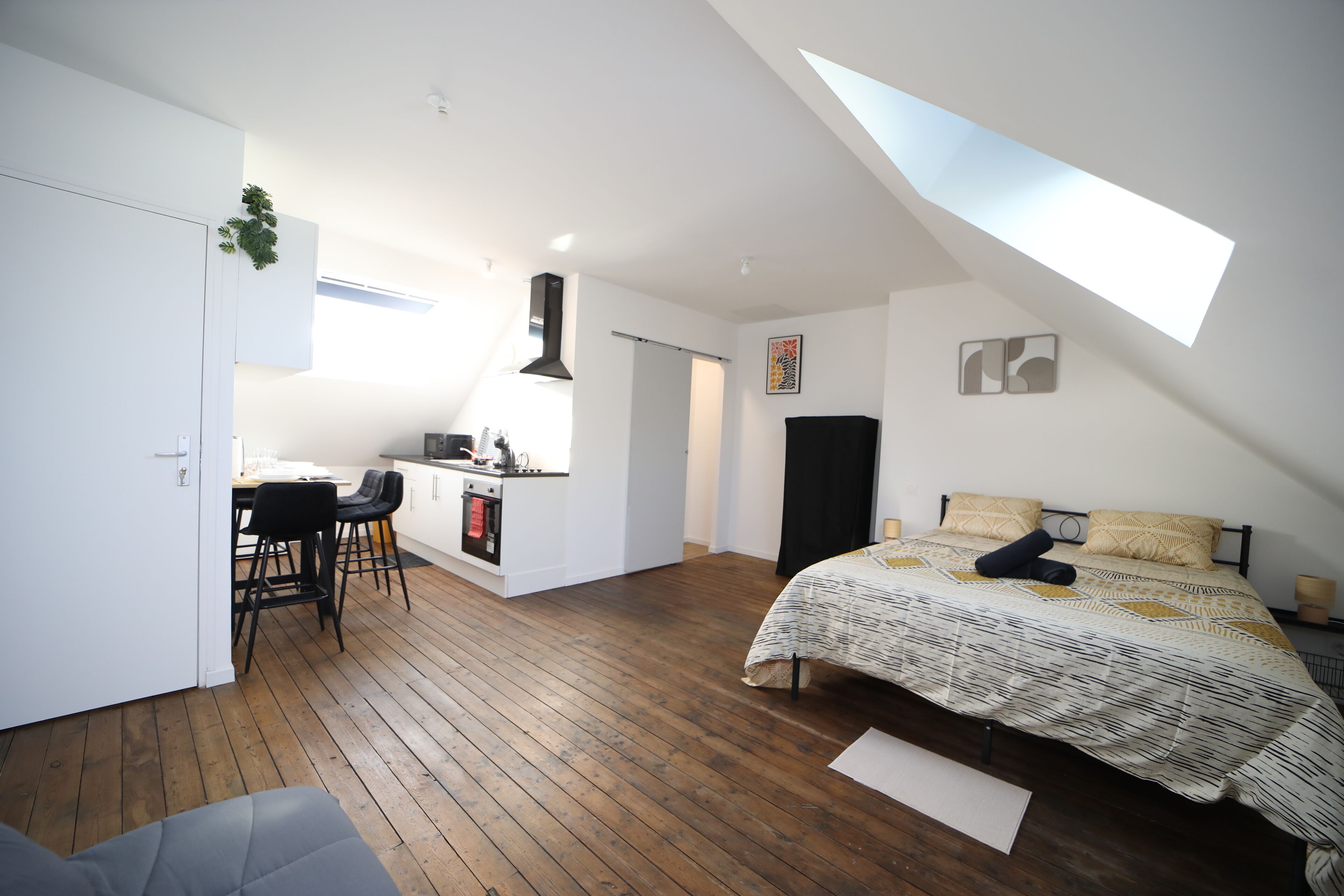 1 chambre, fer et planche à repasser, Wi-Fi, draps fournis