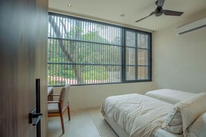 3 chambres, coffre-fort, bureau, accès au Wi-Fi (inclus)