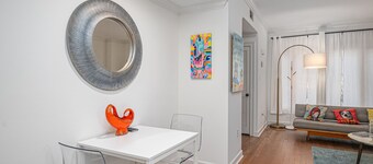 Charming One-Bedroom Condo, Close to everything, With Parking