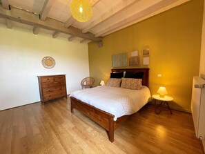 2 عدّة غرف نوم وخدمة الإنترنت