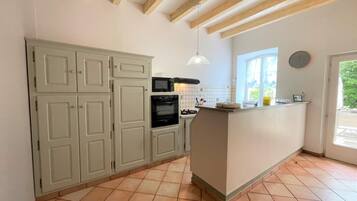 Frigorifero, microonde, lavastoviglie