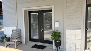 تفاصيل الفندق من الخارج