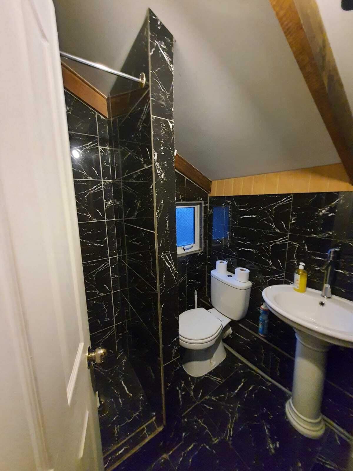 Familieleilighet, terrasse, byutsikt | Strykejern/-brett og wi-fi (inkludert)