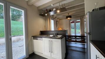 Réfrigérateur, micro-ondes, lave-vaisselle