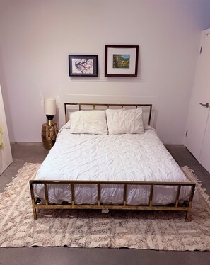 1 bedroom, free WiFi, bed sheets - Chic 1-bedroom corporate/furnished apartment in Adams Morgan- modern and bright (Washington)