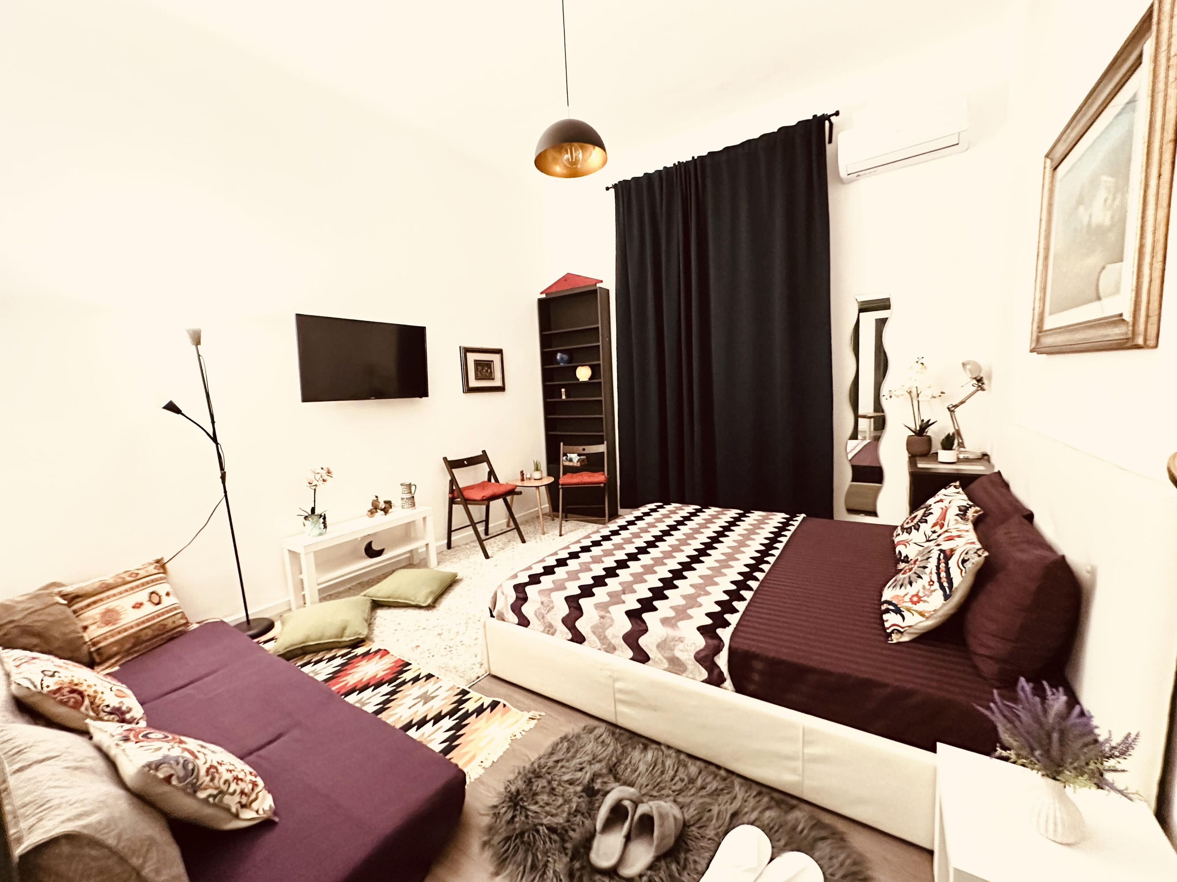 Hypo-allergenic bedding, down comforters, in-room safe, desk