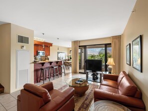 TV - Walk to Waves, Snorkeling, Golf & Restaurants (Lahaina)