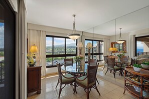 Dining - Spacious Island Condo on Top-Voted Beach (Lahaina)