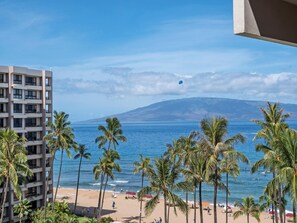 On the beach - 2BD Ocean View Condo - Great for Families (Lahaina)