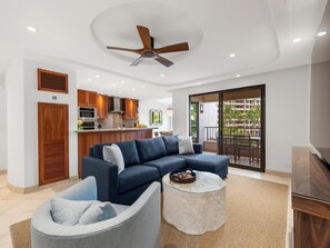 TV - Kaanapali Alii 251: Renovated Condo on Kaanapali Beach (Lahaina)