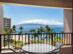 Outdoor dining - Wake Up With Ocean Views - Kaanapali Alii 281 (Lahaina)