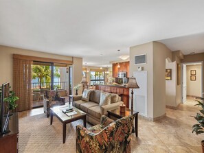 TV - Walk to Waves, Snorkeling, Golf & Restaurants (Lahaina)
