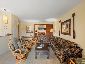 TV - 2BD Ocean View Condo – Location, Location, Location (Lahaina)