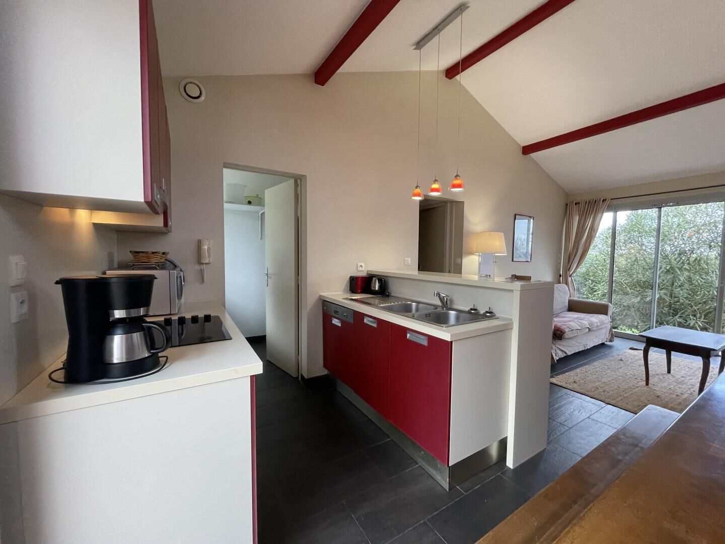 Réfrigérateur, micro-ondes, lave-vaisselle