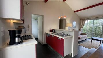 Réfrigérateur, micro-ondes, lave-vaisselle