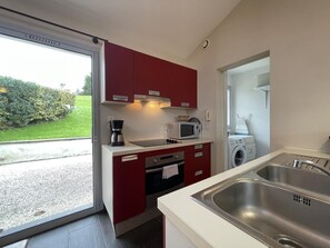 Fridge, microwave, dishwasher