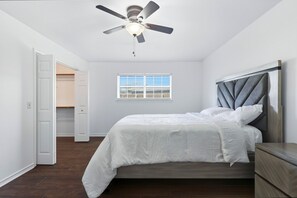 4 bedrooms, iron/ironing board, WiFi, bed sheets - ♥ Charming 4BR Prosper Retreat ★ 2 Baths & Queen Beds Near Dallas (Prosper)