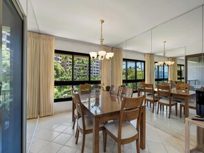 Dining - Inviting Pool & Ocean Views - Kaanapali Alii 132 (Lahaina)