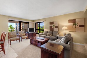 TV - Walk to Waves, Snorkeling, Golf & Restaurants (Lahaina)