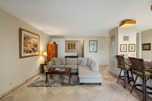 Interior - Aloha Living with Ocean Views & Resort Amenities (Lahaina)
