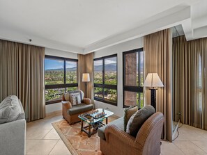 TV - Sweeping Wrap-Around Tropical Views (Lahaina)